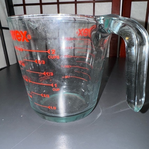 Pyrex Turquoise 2 Cup Measuring Glass Red Cup Ounces & Red Metric Measurements - Picture 9 of 12
